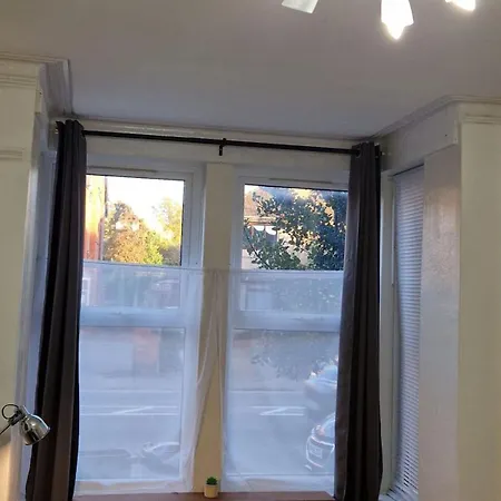 Spacious 1 Bedroom Near Lincoln City Centre Amenities Exterior photo