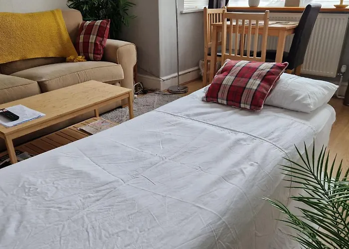 Spacious 1 Bedroom Near Lincoln City Centre Amenities