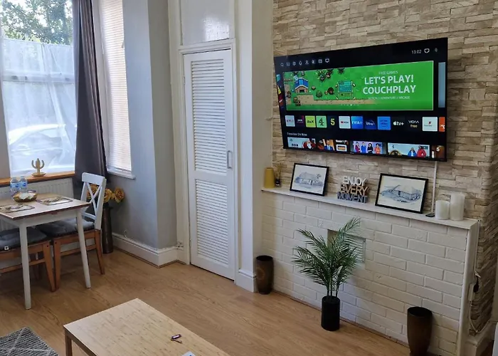 Spacious 1 Bedroom Near Lincoln City Centre Amenities